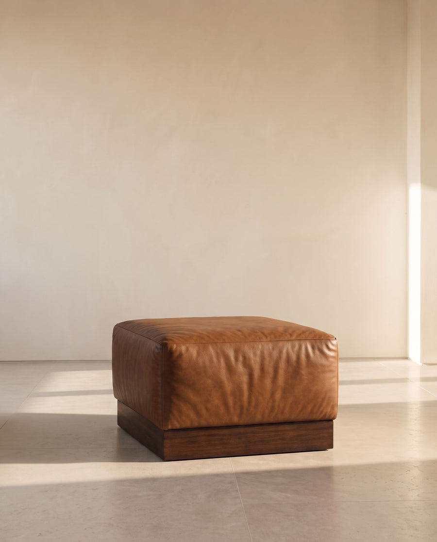 Petronas Ottoman - Round in tobacco leather