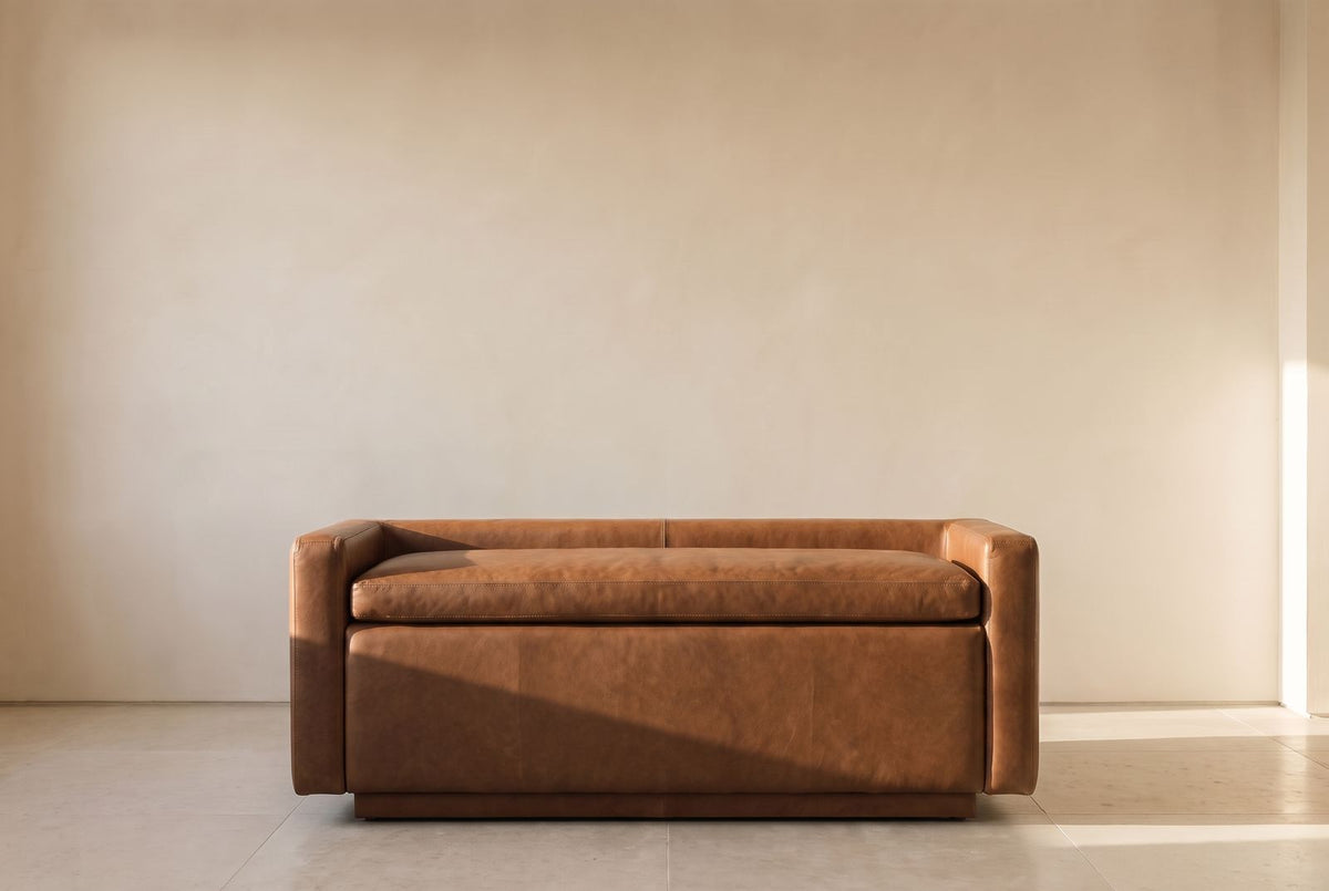 Santana Storage Bench in tobacco leather